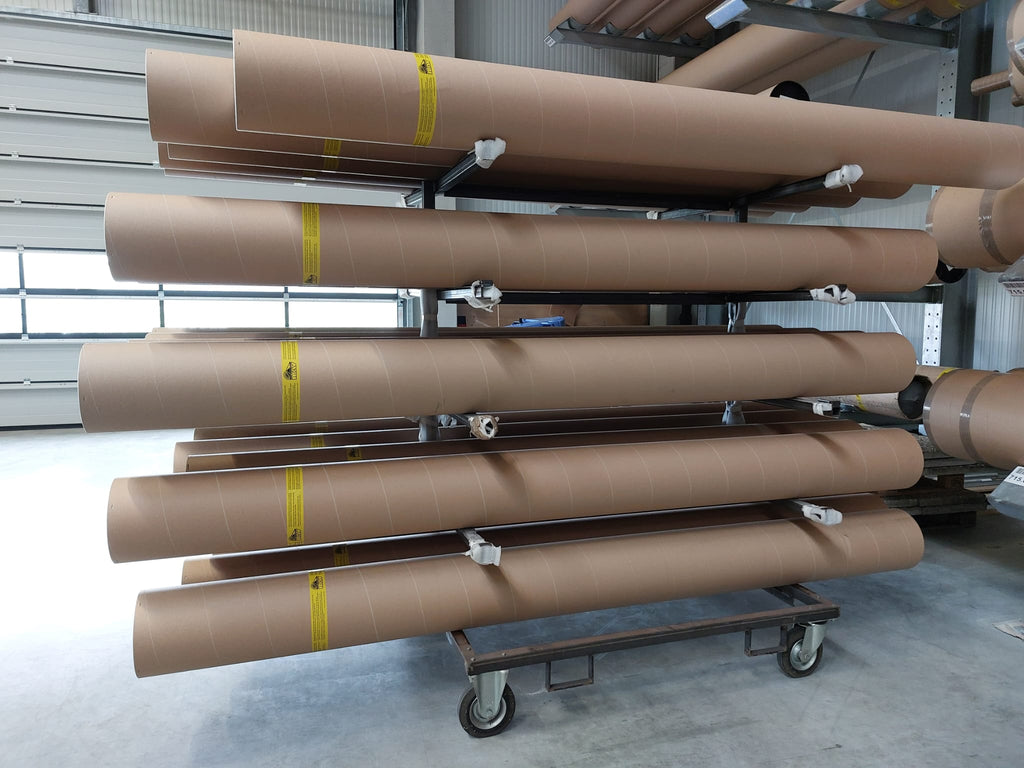 Cardboard sleeve for SCHATTELLO with 12 segments, including 2 end caps, both fixed with screws (TX 30), inner Ø 35 cm, length 444 cm, thickness 0.5 cm.